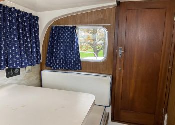 BERTRAM 28 Flybridge