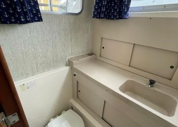 BERTRAM 28 Flybridge